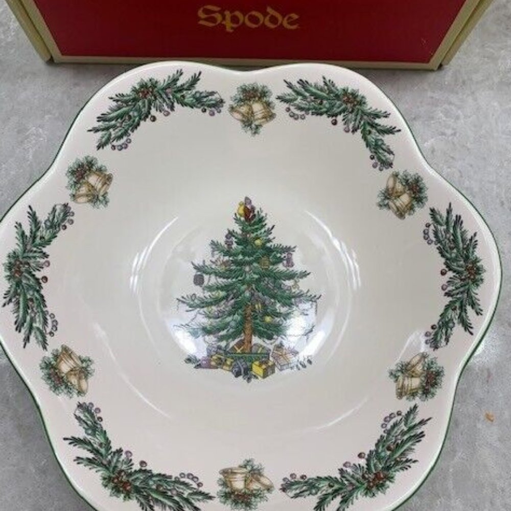 Spode Christmas Tree Garland Daisy Bowl  9"